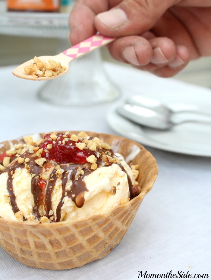 DIY Backyard Ice Cream Sundae Bar Ideas