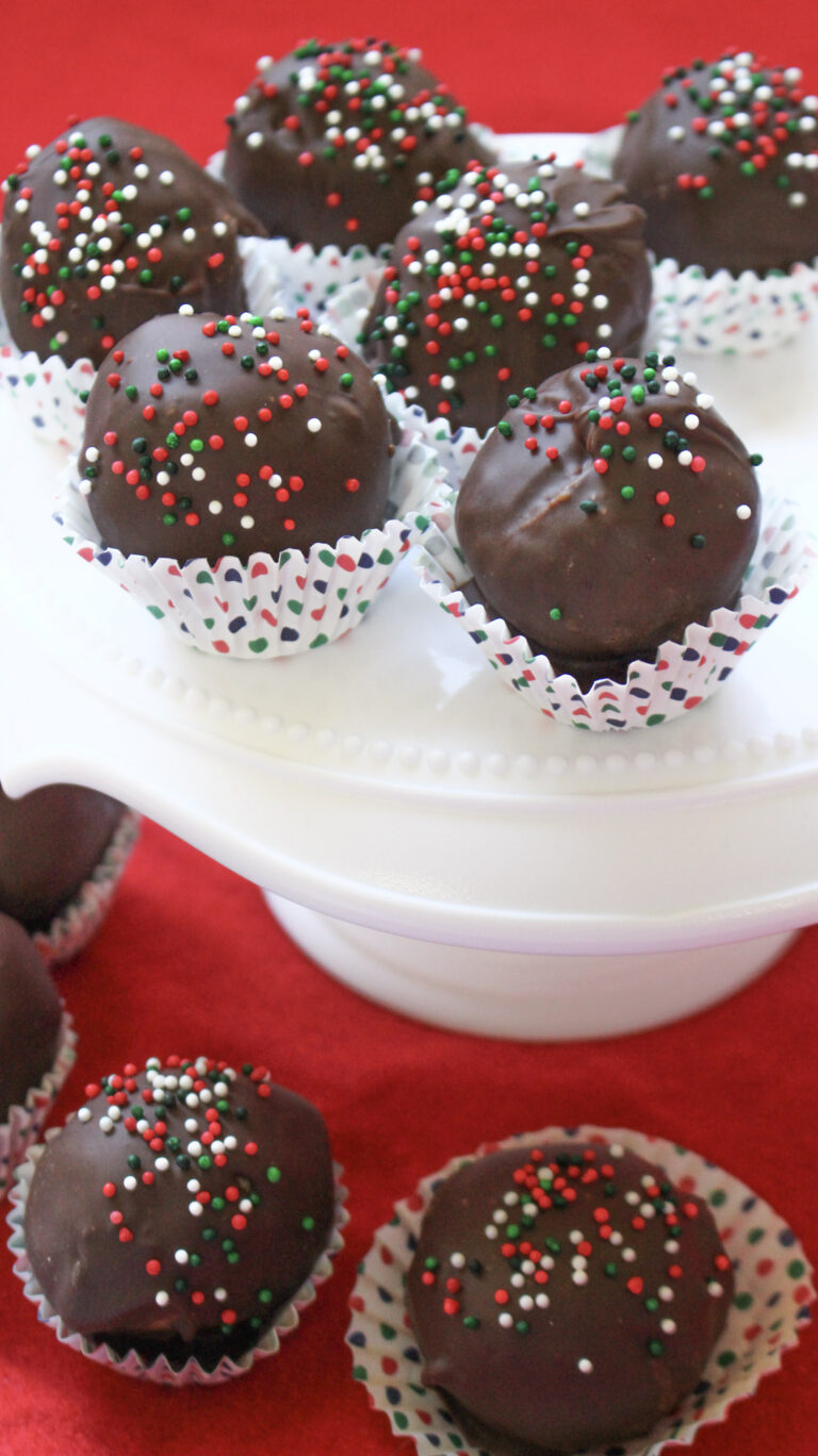 Absolutely Delicious Holiday Peanut Butter Balls Recipe | Mom on the Side