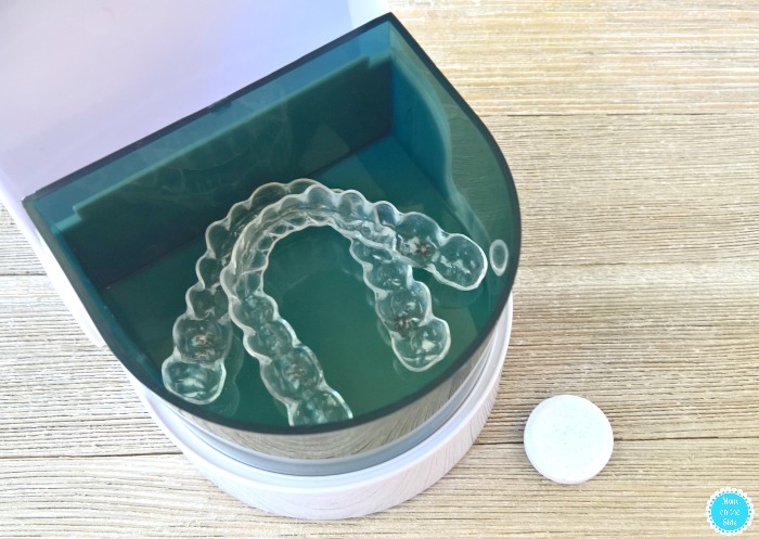 Cleaning Benefits of Invisalign vs Metal Braces