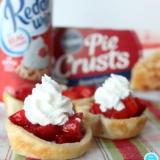 Recipe for Four Ingredient Mini Strawberry Pies