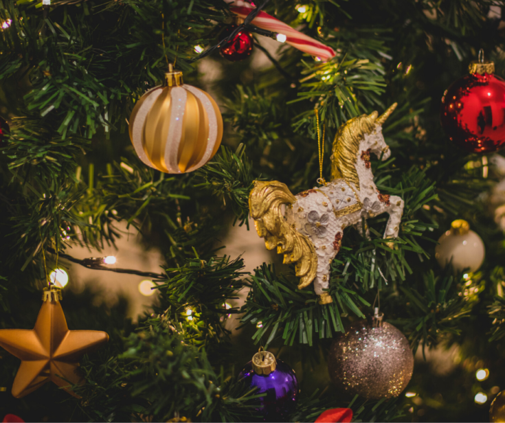 100 Simple Christmas Traditions to Start This Year with Your Family